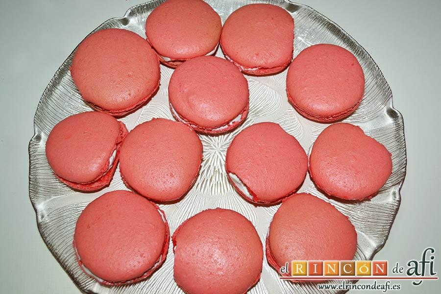 Macaroons de Lorraine Pascale, ir formando los macaroons