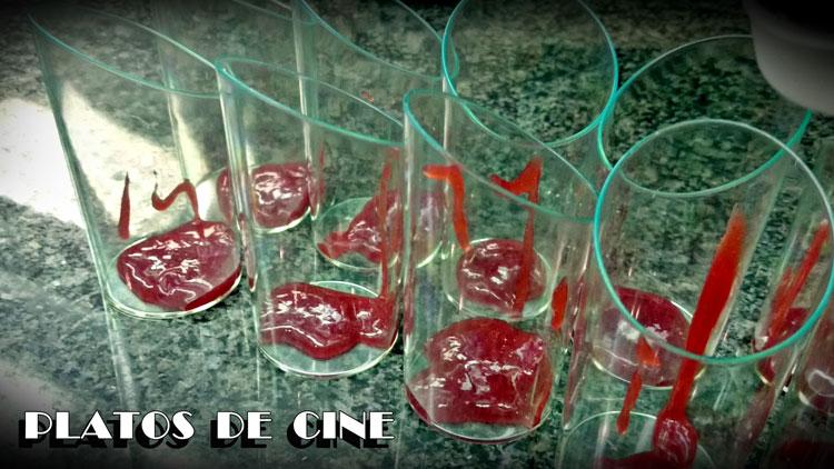 Fresas con crema de vainilla y chocolate