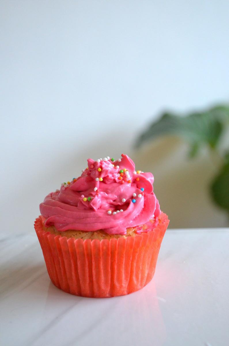 cupcakes de chocolate blanco veganos