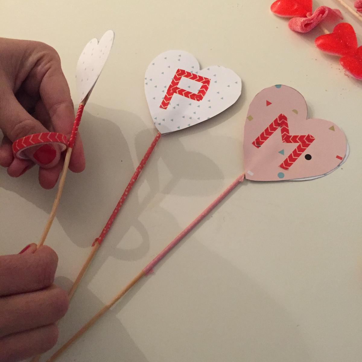11-diy_san_valentin_reciclaje_dulce_palos_corazones