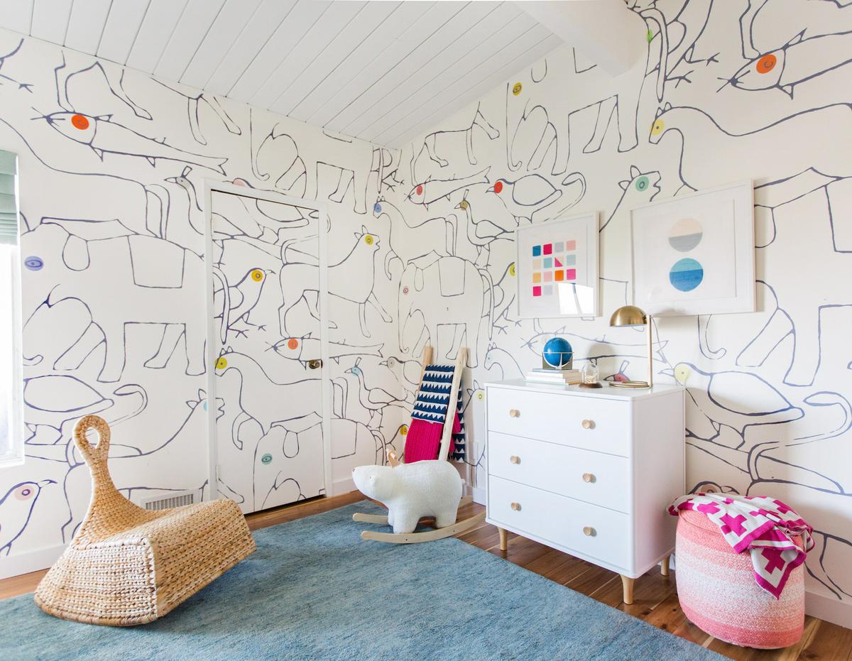 Zona infantil en la casa de Emily Henderson