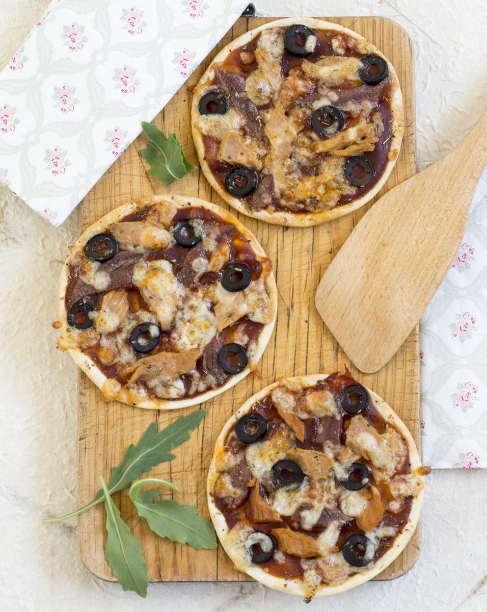 mini_pizzas_de_aceitunas_y_anchoas
