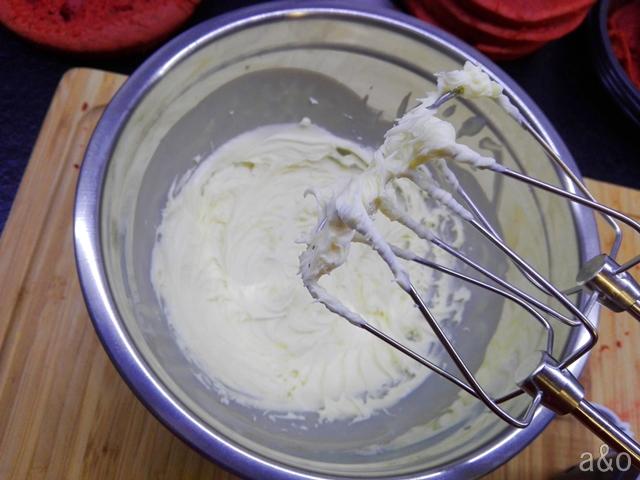 Batimos el chocolate blanco.