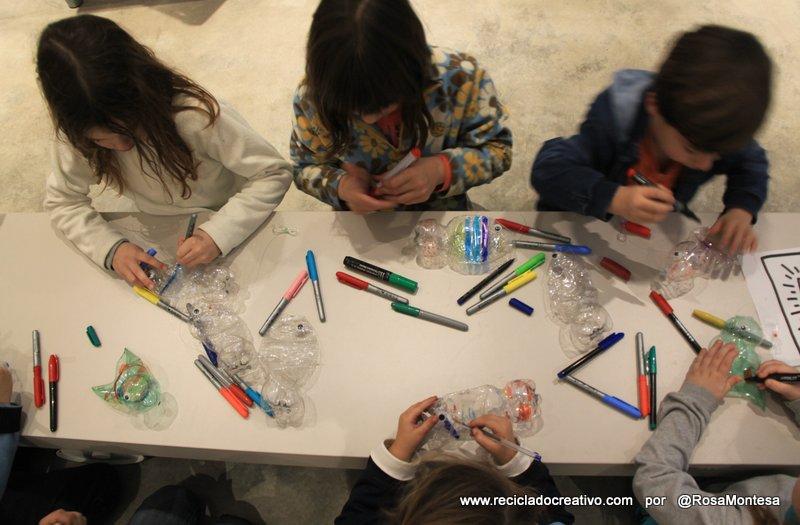 Taller para niños. Peces con botellas de plástico