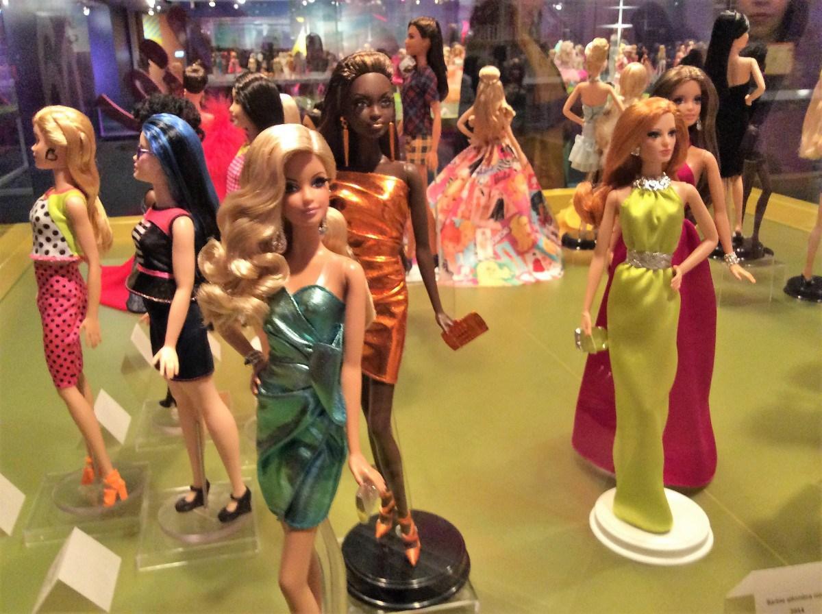 EXPO BARBIE: MÁS ALLÁ DE LA MUÑECA Foto de EXPO BARBIE: MÁS ALLÁ DE LA MUÑECAEXPO BARBIE: MÁS ALLÁ DE LA MUÑECA Foto de EXPO BARBIE: MÁS ALLÁ DE LA MUÑECAEXPO BARBIE: MÁS ALLÁ DE LA MUÑECA Foto de %title