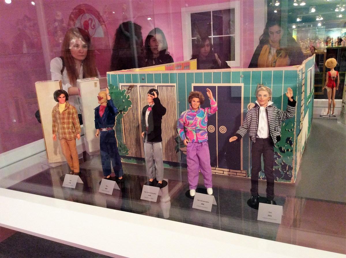 EXPO BARBIE: MÁS ALLÁ DE LA MUÑECA Foto de EXPO BARBIE: MÁS ALLÁ DE LA MUÑECAEXPO BARBIE: MÁS ALLÁ DE LA MUÑECA Foto de EXPO BARBIE: MÁS ALLÁ DE LA MUÑECAEXPO BARBIE: MÁS ALLÁ DE LA MUÑECA Foto de EXPO BARBIE: MÁS ALLÁ DE LA MUÑECAEXPO BARBIE: MÁS ALLÁ DE LA MUÑECA Foto de EXPO BARBIE: MÁS ALLÁ DE LA MUÑECAEXPO BARBIE: MÁS ALLÁ DE LA MUÑECA Foto de EXPO BARBIE: MÁS ALLÁ DE LA MUÑECAEXPO BARBIE: MÁS ALLÁ DE LA MUÑECA Foto de %title