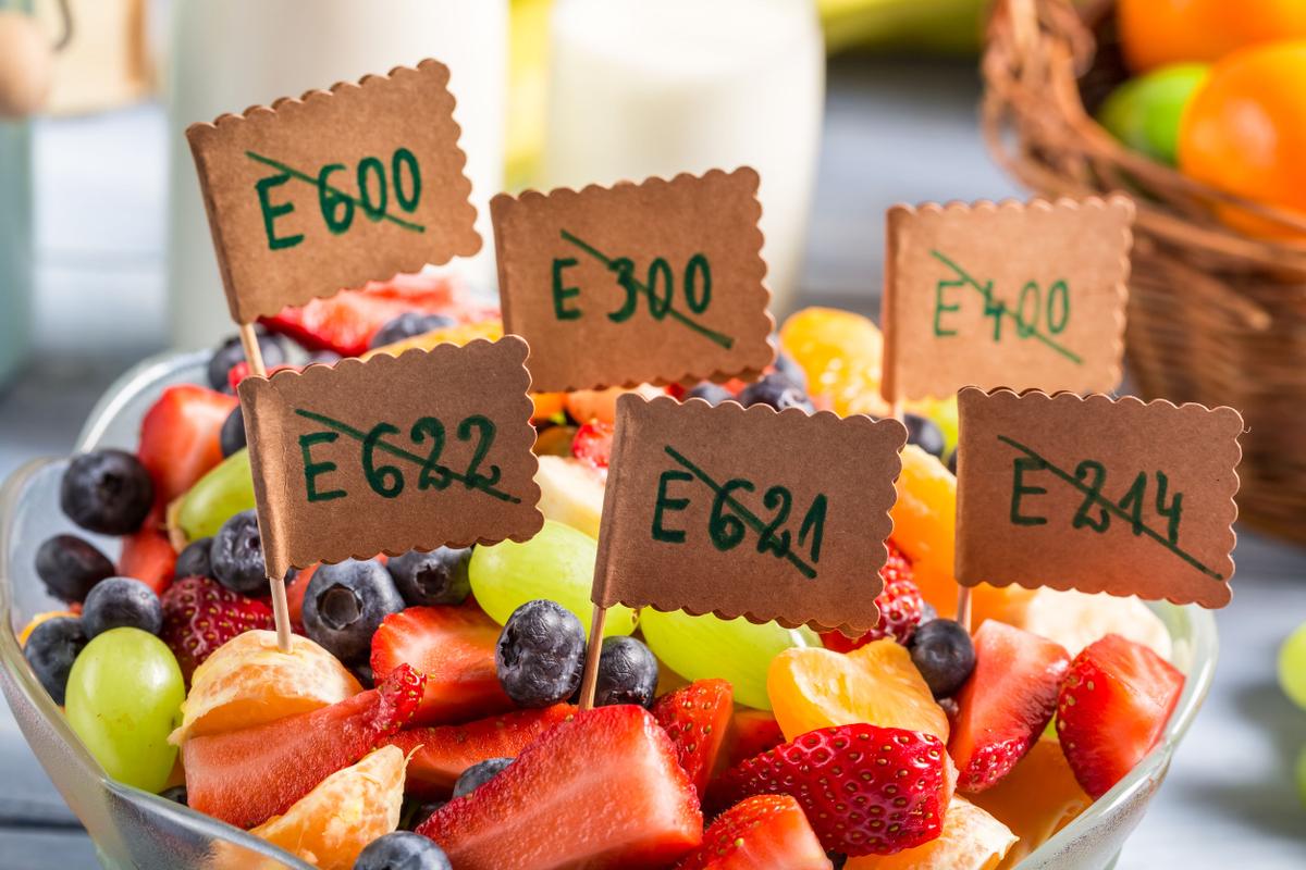 26532976 - closeup of fresh fruit salad with no preservatives