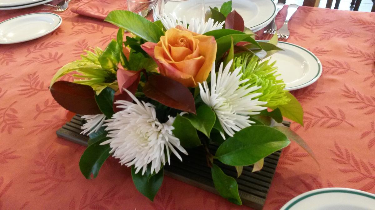 Arreglos florales sencillos para la mesa | Padres
