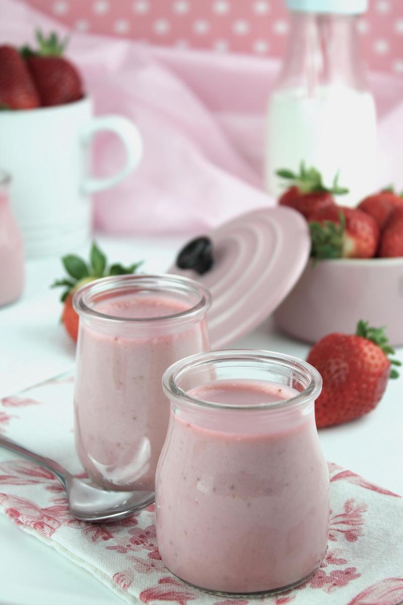 Petit Suisse casero de fresa sin lactosa