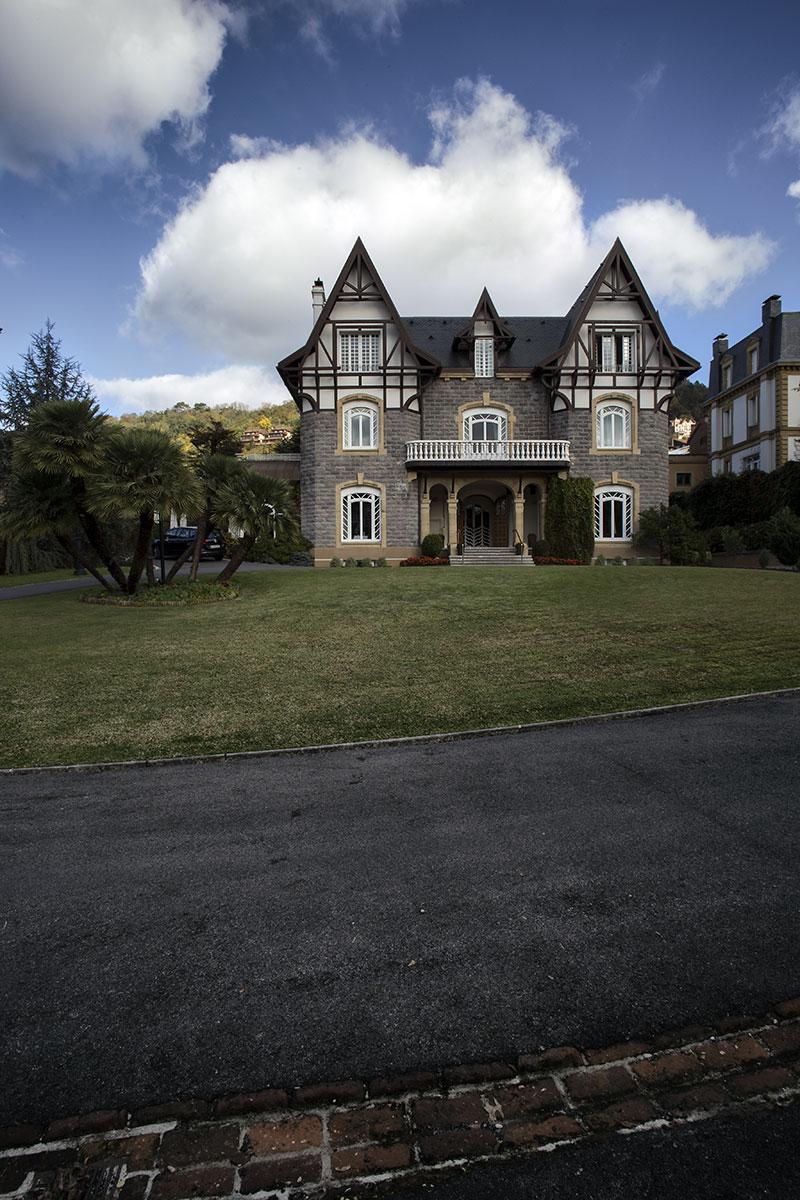 Escapada-San-Sebastian-Hotel-Villa-Soro-Exterior-by-Maria-Algara-Regas