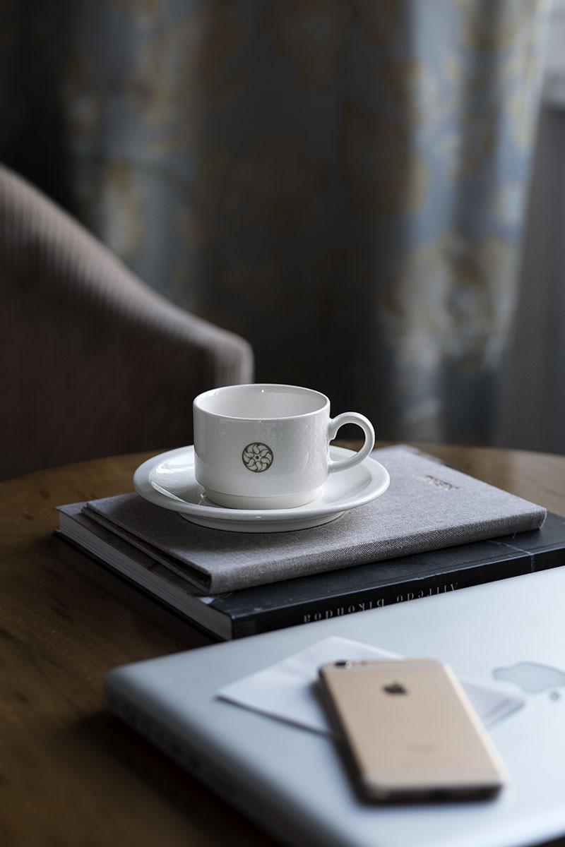 Escapada-San-Sebastian-Hotel-Villa-Soro-Detalle-cafe-dormitorio-by-Maria-Algara-Regas