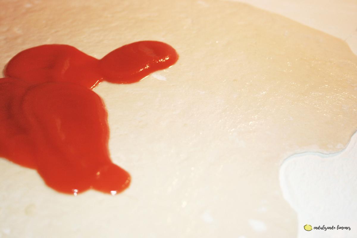 Masa pizza casera jamón tomate queso