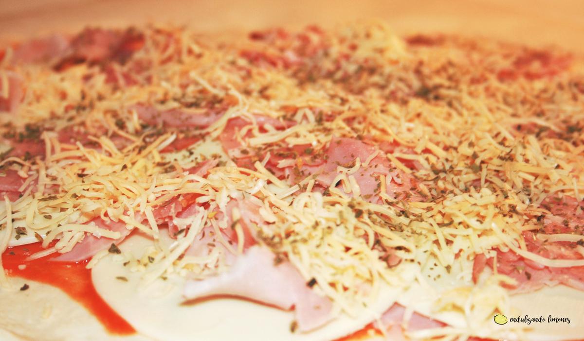 Masa pizza casera jamón tomate queso