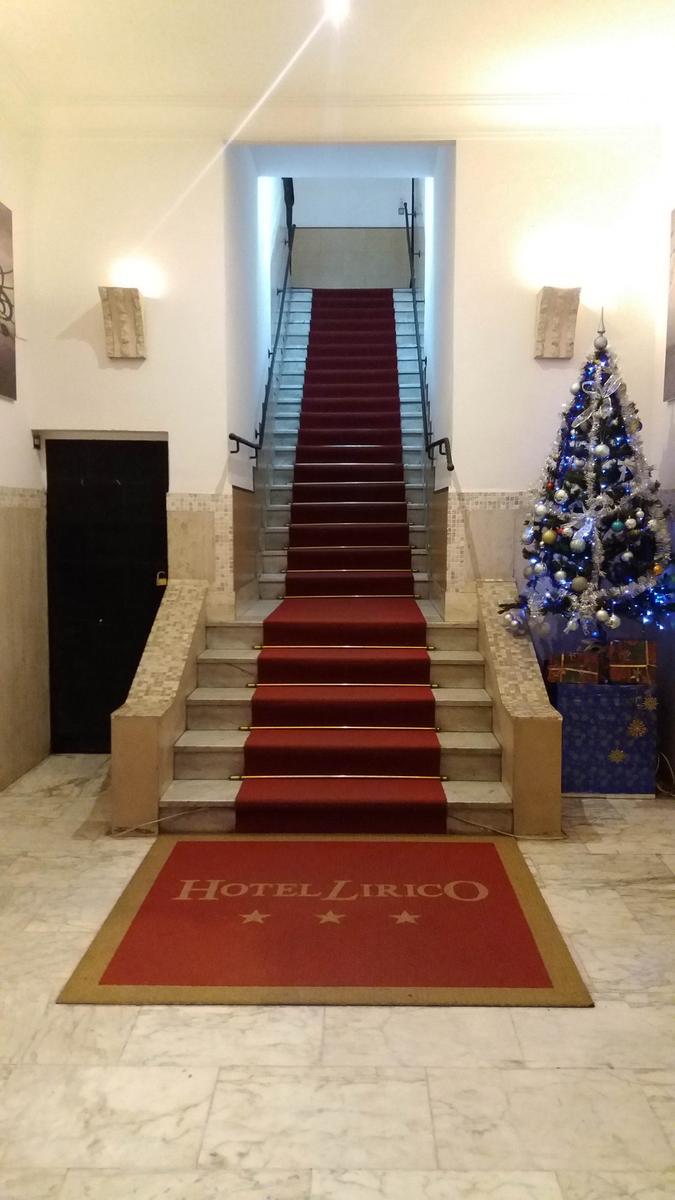 Hotel Lirico