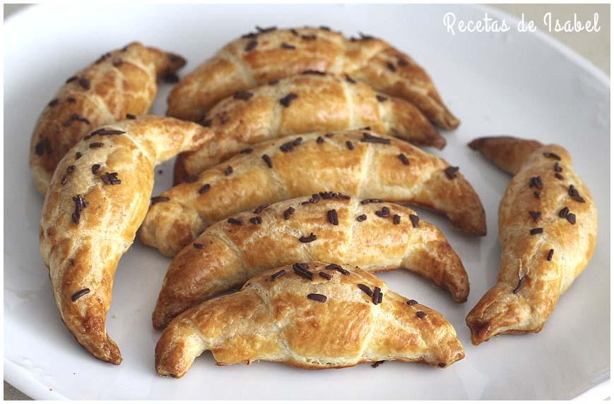 Mini croissants rellenos de chocolate