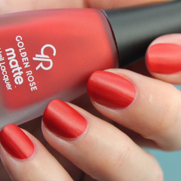 Matte Lacquer 16 Golden Rose Swatch