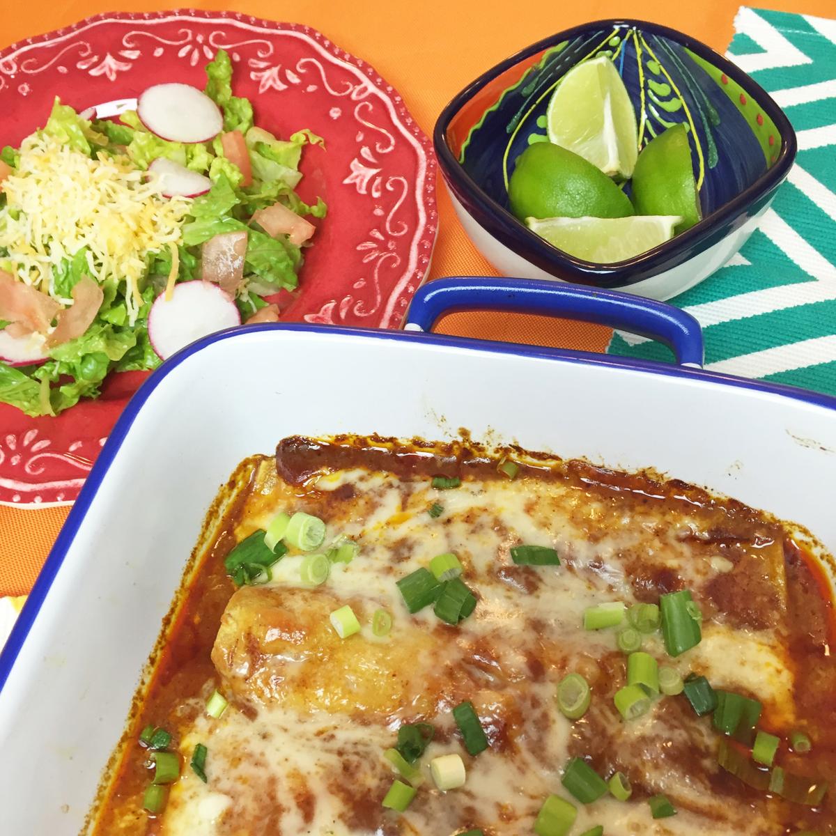 Receta fácil de enchiladas de pollo y salsa de enchiladas. www.ensalpicadas.com
