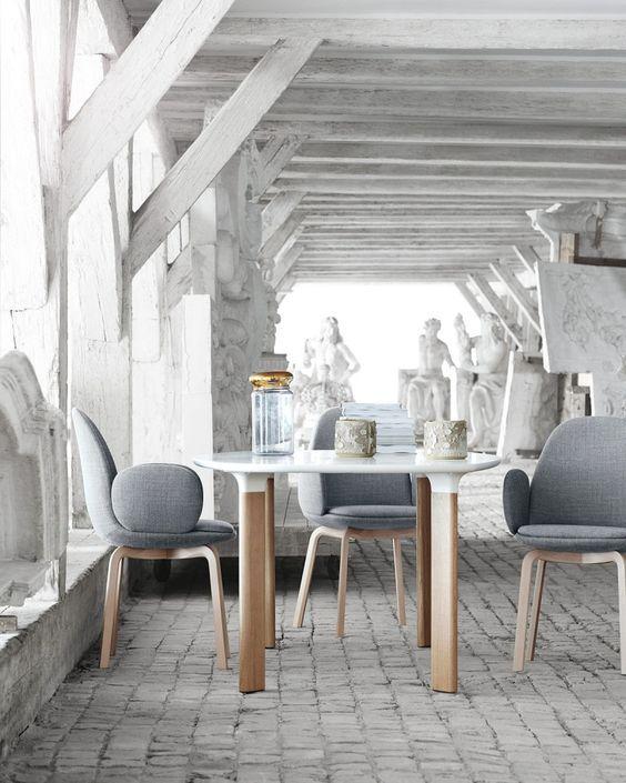 Mesa y sillas de Hayón para Hansen