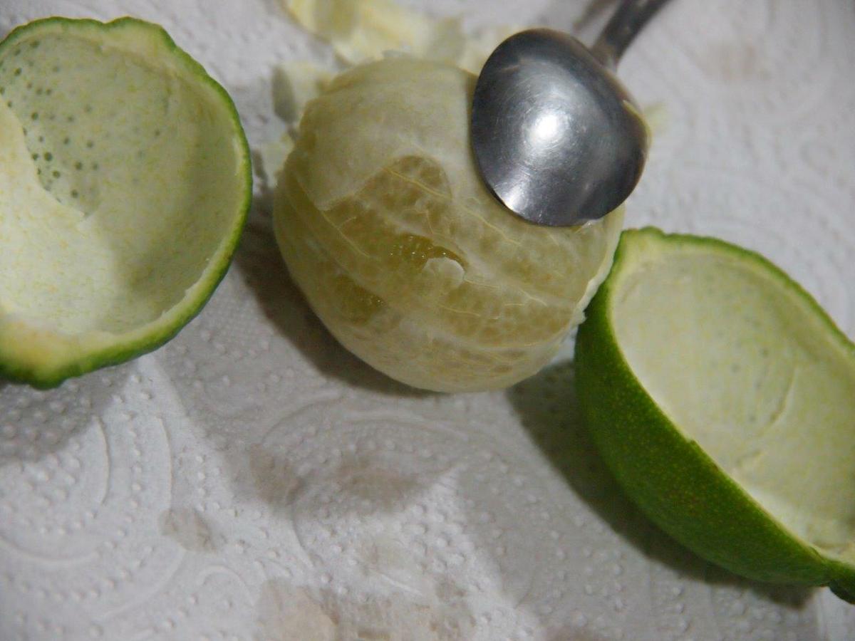 cáscaras de limas para gelatina de mojito