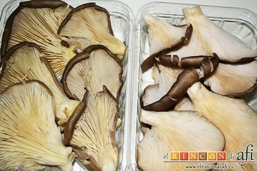 Setas de cardo salteadas con ajo, revisar que las setas estén bien y limpiarlas sin agua