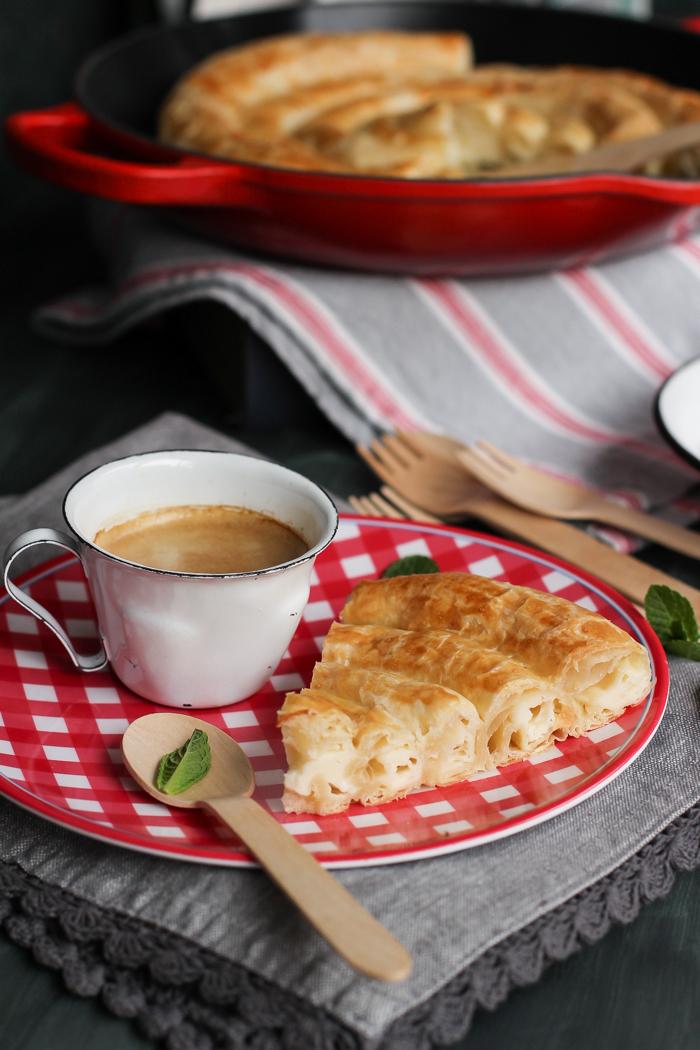 Tarta de hojaldre y queso en espiral