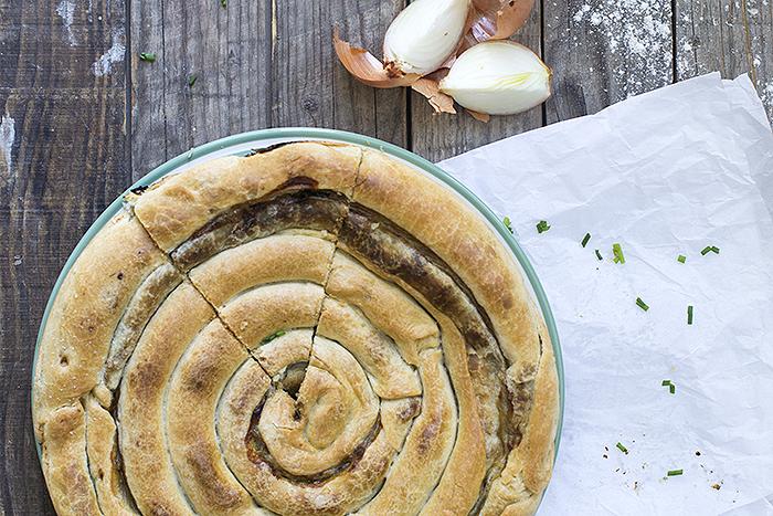 empanada griega de puerros