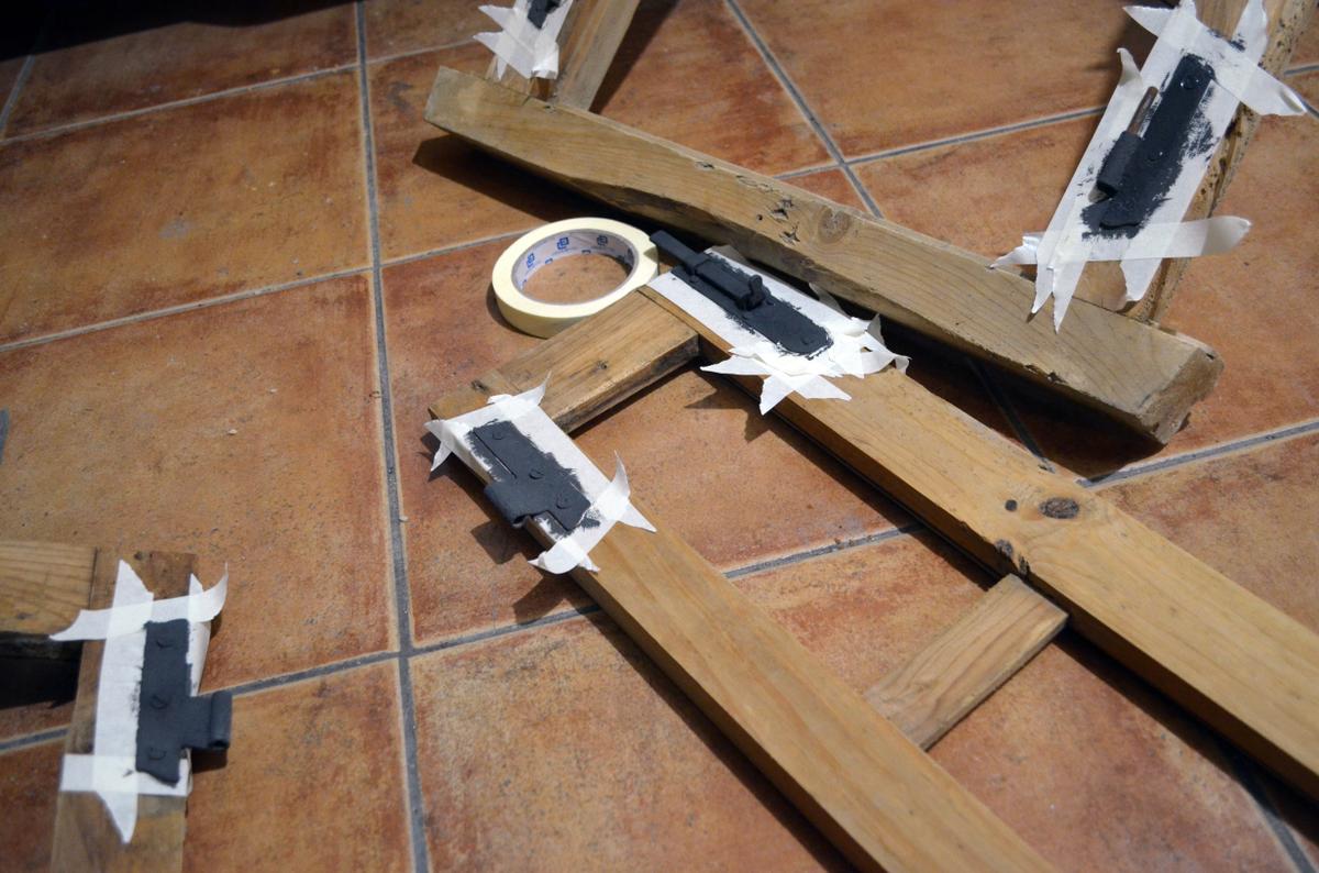 Pintando las bisagras