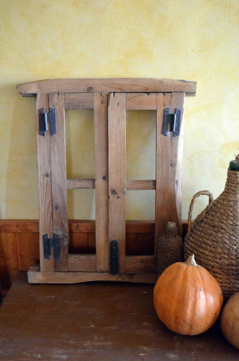Ventana casa rural patones