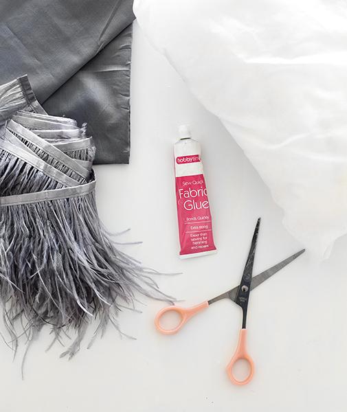 02-DIY-feathered-pillow-tutorial-craft-projects