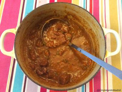 Receta de goulash húngaro tradicional con spätzle casero | Cocina