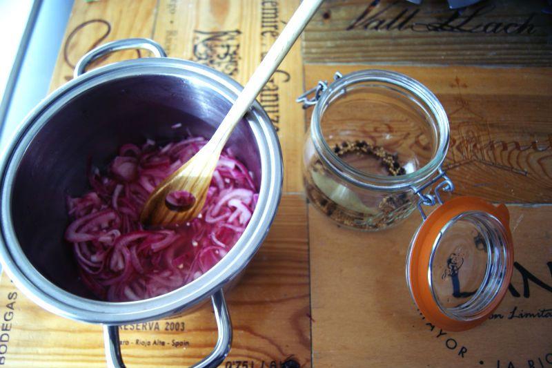cebolla roja encurtida