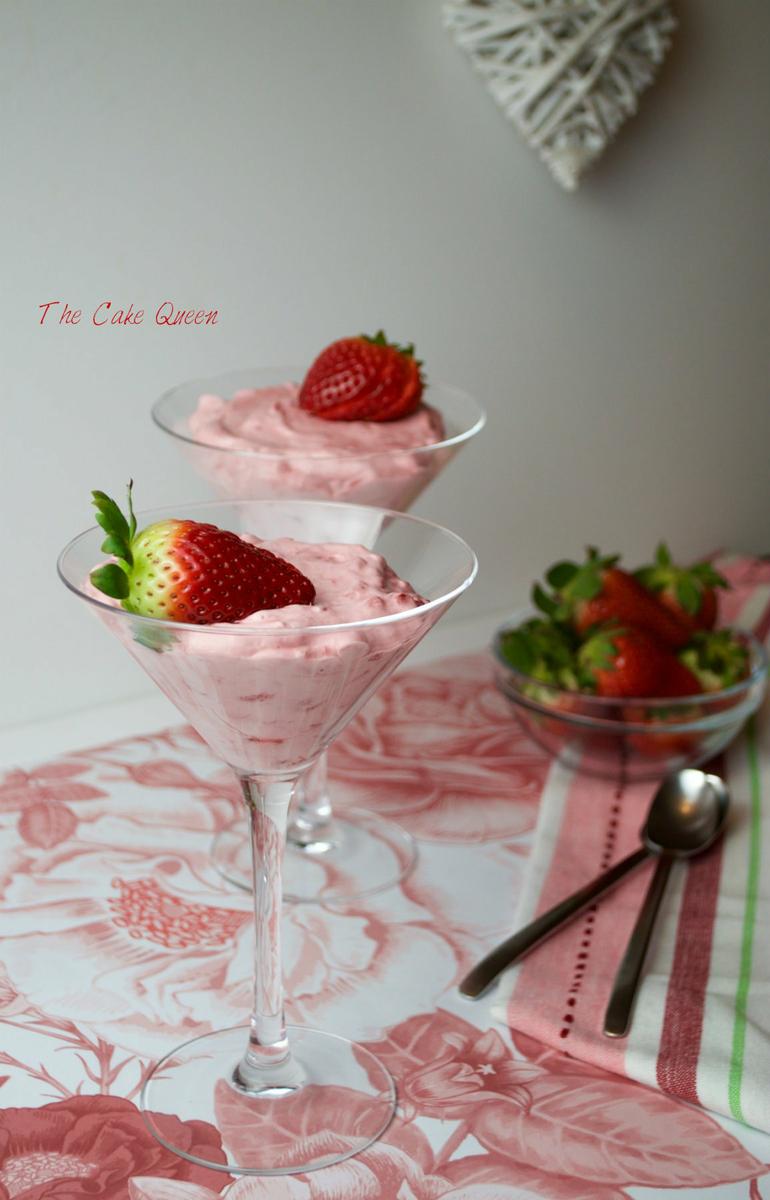 Crema de fresas y chantilly