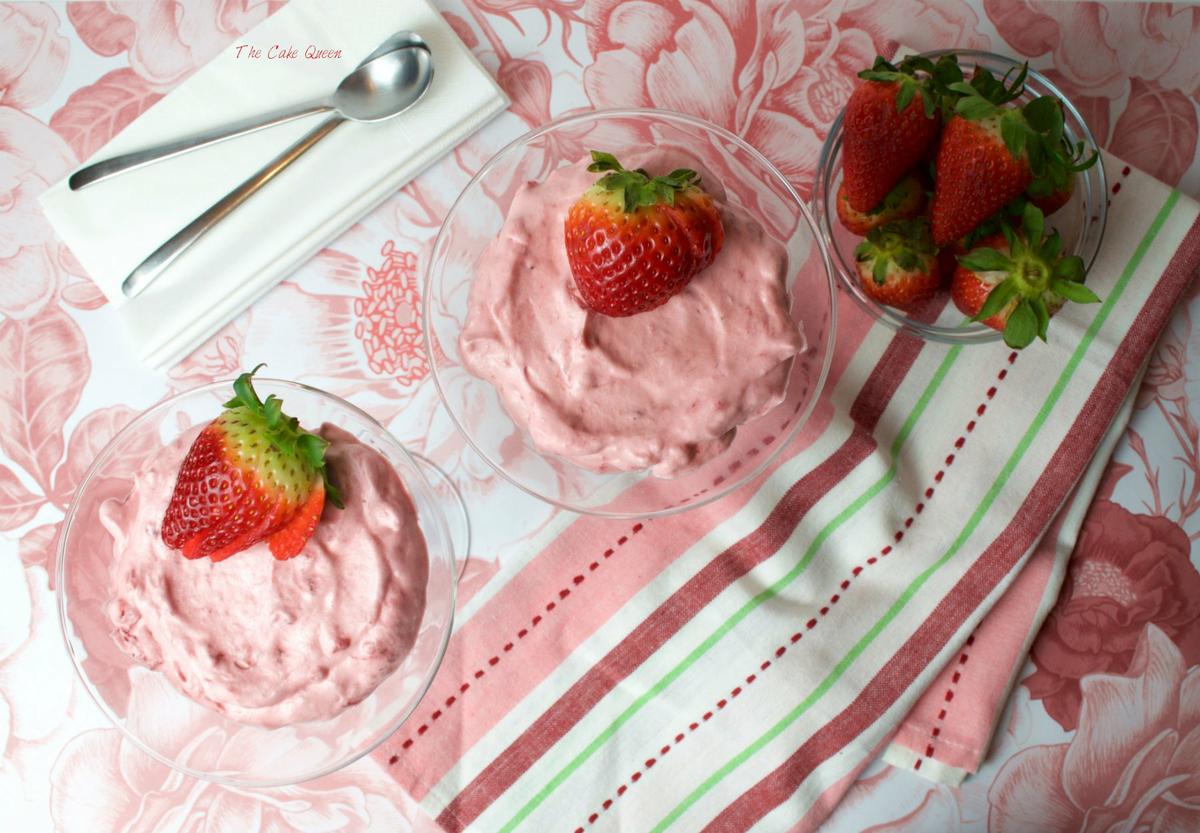 Crema de fresas y chantilly