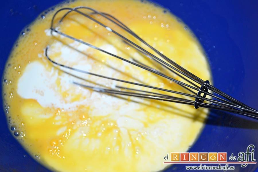 Quiche Lorraine, añadir la nata (crema de leche)