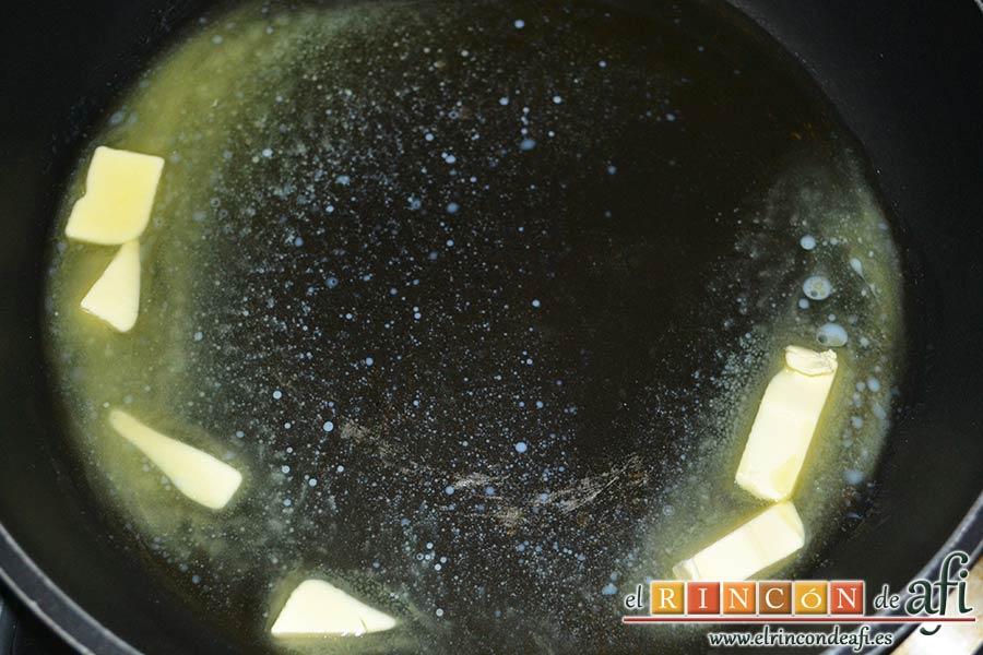 Quiche Lorraine, en una sartén amplia derretir la mantequilla