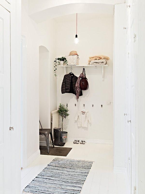 Cómo decorar una entrada con estilo nórdico y funcional