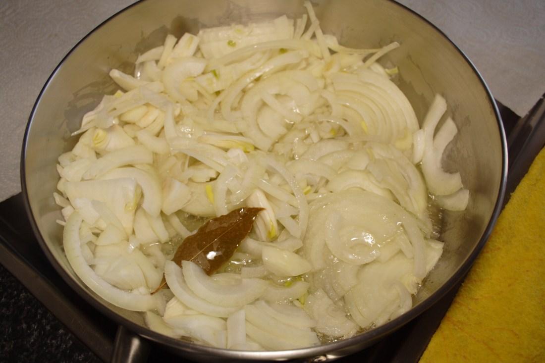 calamares-chipirones-encebollados-1