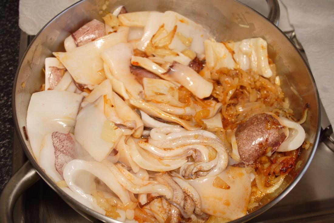 calamares-chipirones-encebollados-6