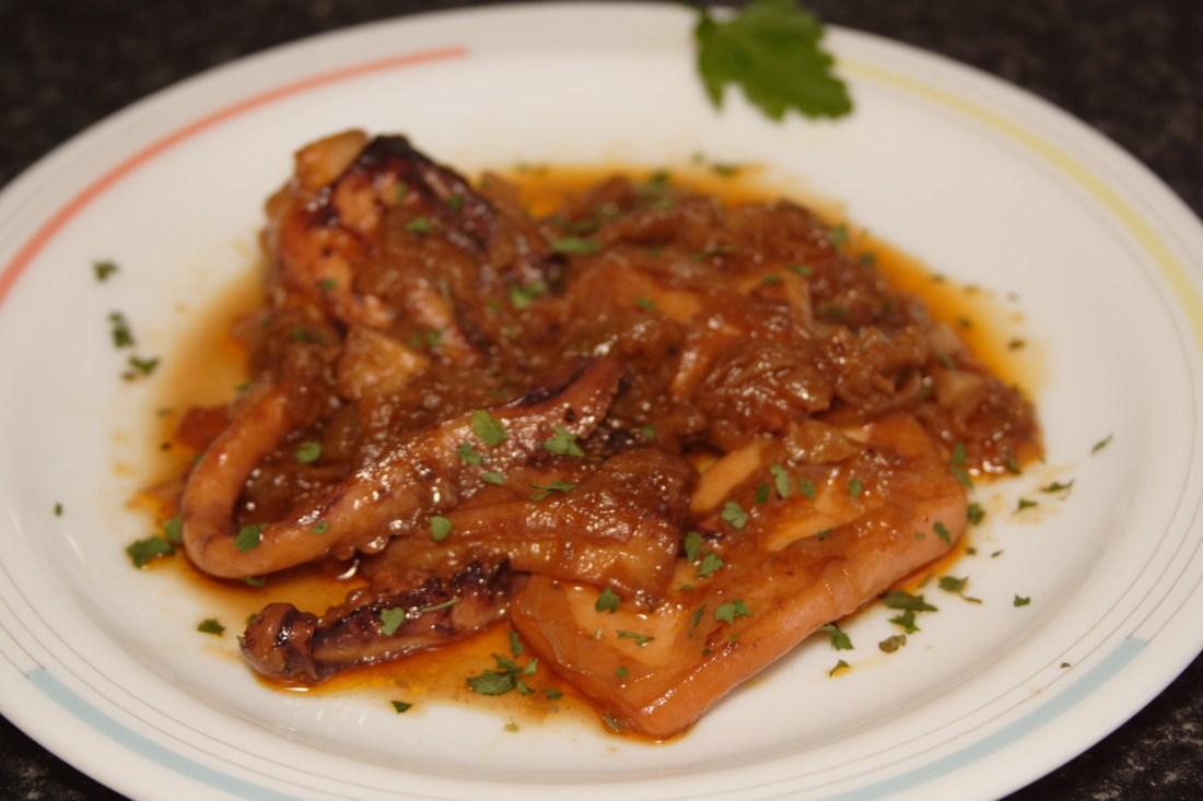 calamares-chipirones-encebollados-7