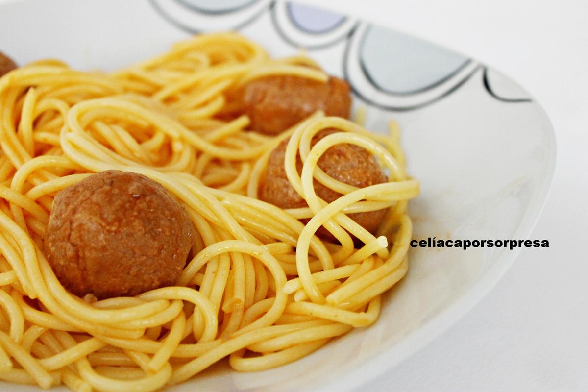 espaguetis-con-albondigas