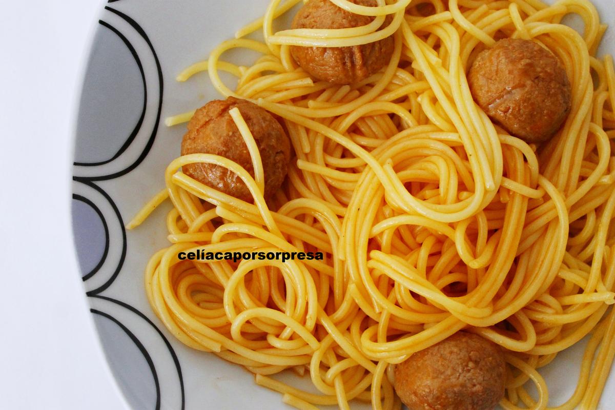 espaguetis-con-albondigas-desde-arriba