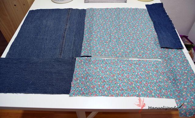 Cortes de tela de la manta para guardar los pinceles