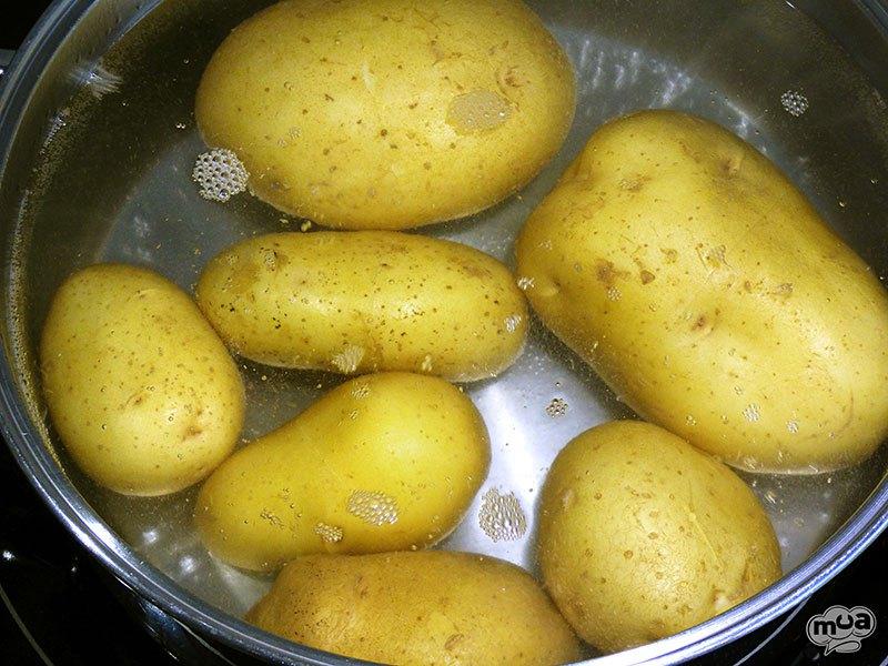 Brazo de patata con rape y merluza