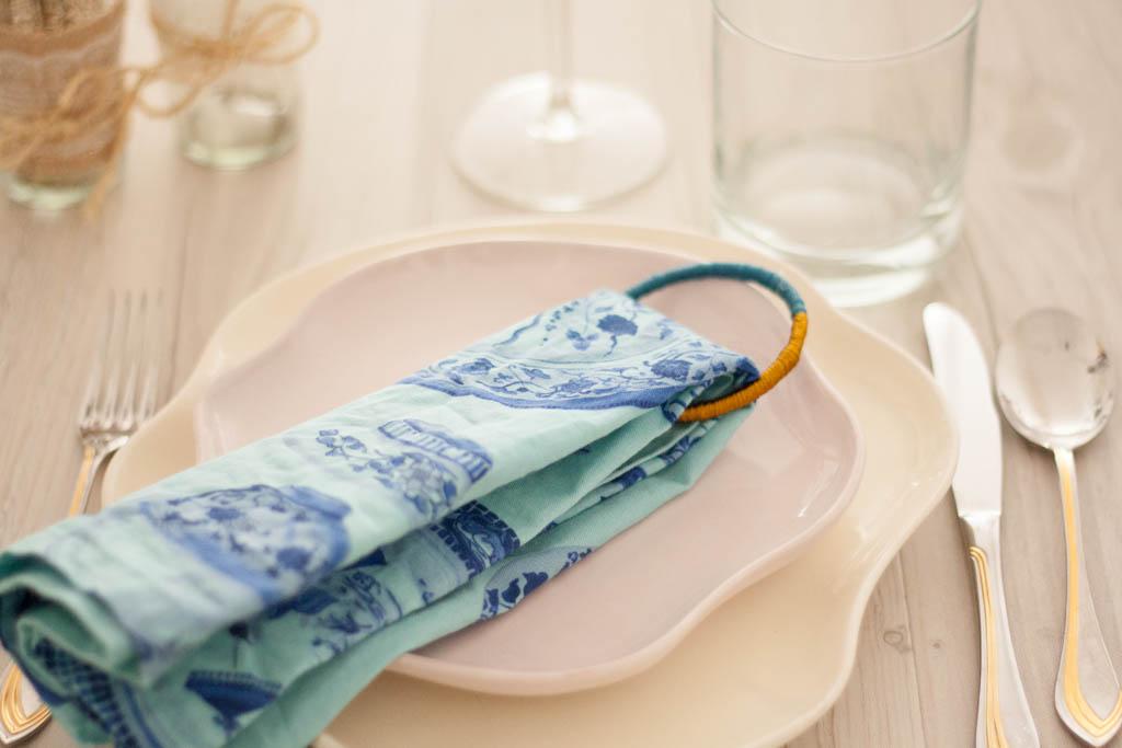 transforma tus pulseras en servilleteros