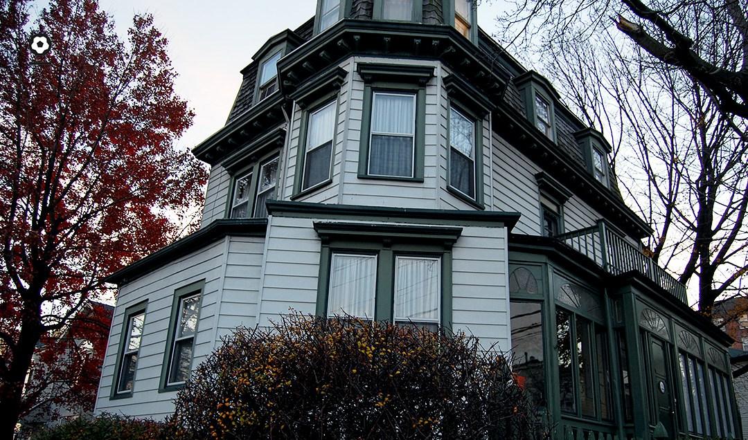 LA CASA DE LOS FANTASMAS