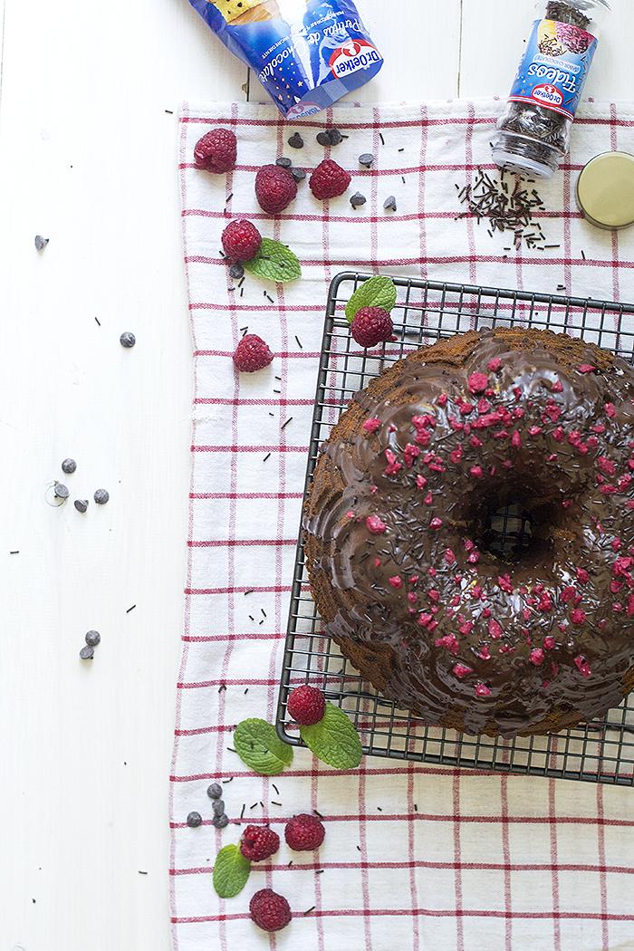 bundt cake de té matcha y chocolate