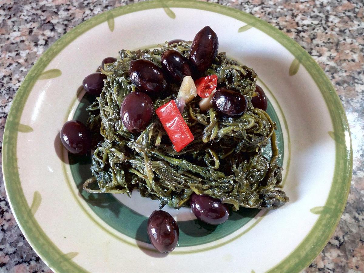 Amapolas rehogadas - Papagni o Papaveri sfritti - Fried Vegetables