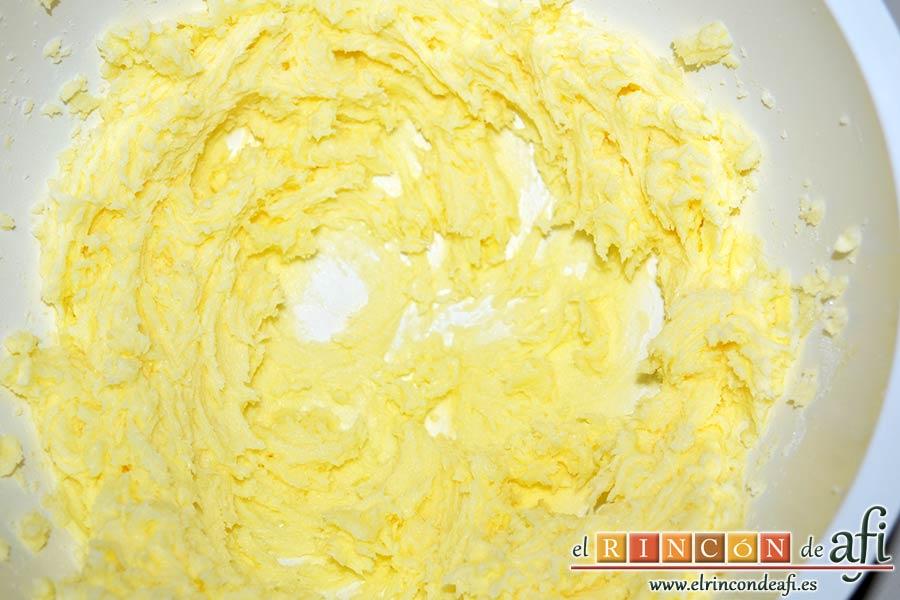 Galletas Linzer, mezclar bien con unas varillas