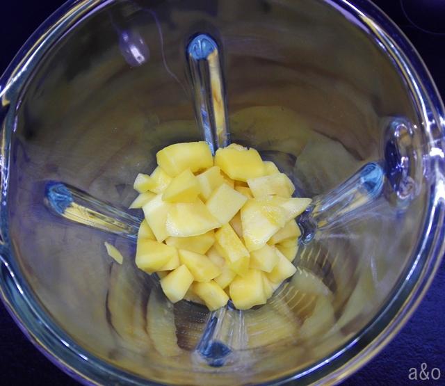 Batimos todo en una batidora de vaso.