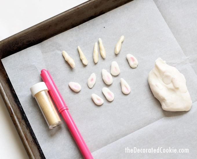 thedecoratedcookie.com/2017/01/unicorn-marshmallow-pops/